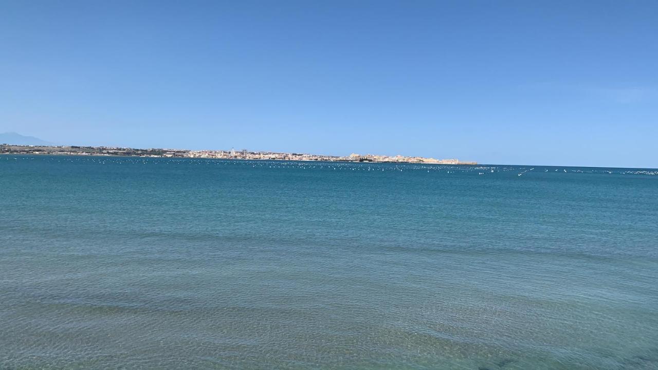 Apartamento Casa Con Piscina E Vista Mare Dal Giardino Fanusa Exterior foto