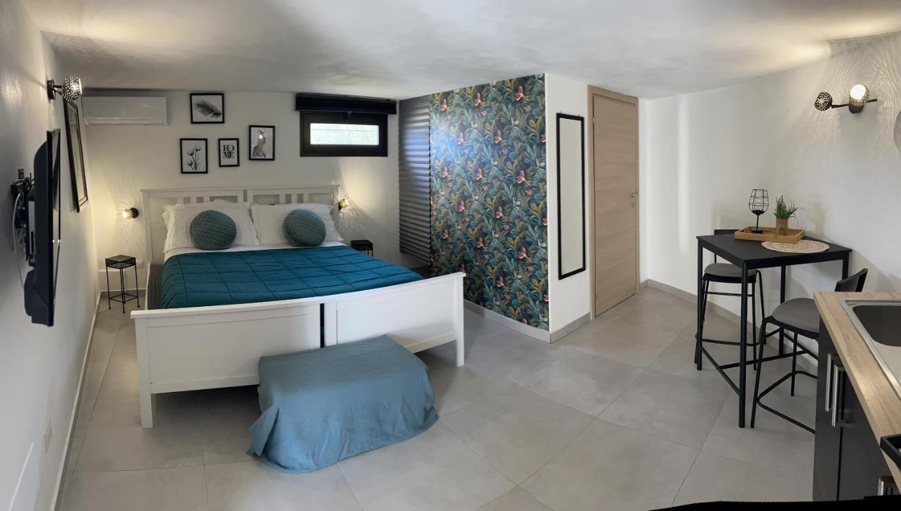 Apartamento Casa Con Piscina E Vista Mare Dal Giardino Fanusa Exterior foto