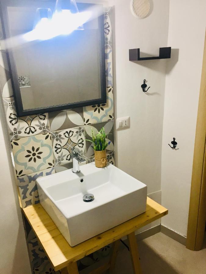 Apartamento Casa Con Piscina E Vista Mare Dal Giardino Fanusa Exterior foto